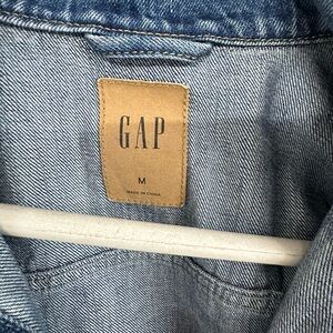 GAP Denim Jacket Medium Wash Blue Jean Size M Womens Vintage Button Up